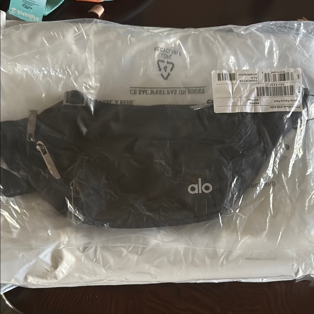 ALO Yoga Black Belt Bag NWT